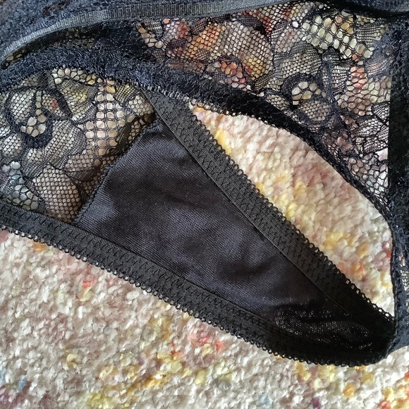 🌹 Two Piece Lace Lingerie Set 🌹 - Picture 11 of 11